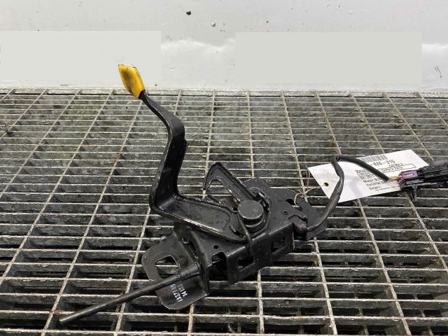 bontott OPEL ZAFIRA C Motorháztető Zárszerkezet