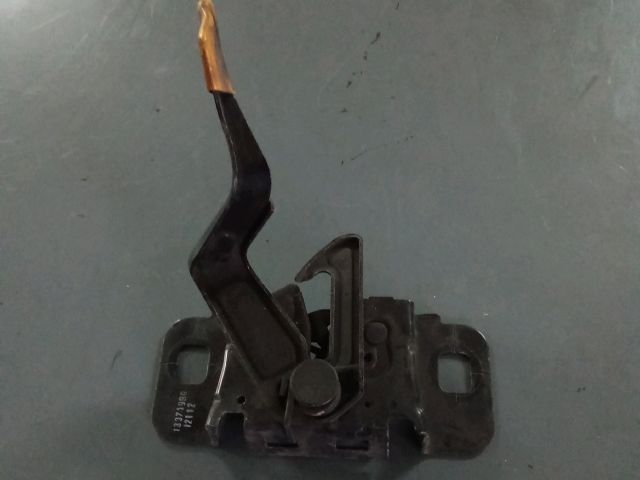 bontott OPEL ZAFIRA C Motorháztető Zárszerkezet