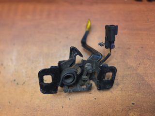 bontott OPEL ZAFIRA C Motorháztető Zárszerkezet