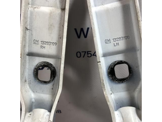 bontott OPEL ZAFIRA C Motorháztető Zsanér Pár