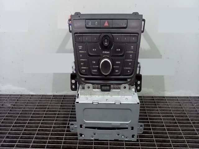bontott OPEL ZAFIRA C Rádió / CD
