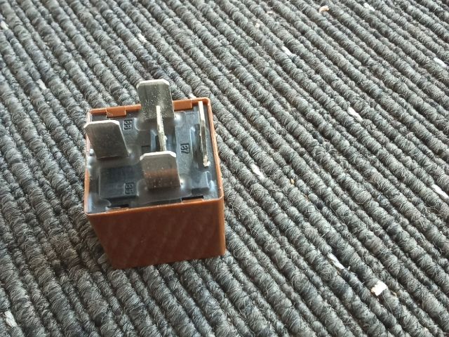 bontott OPEL ZAFIRA C Relé