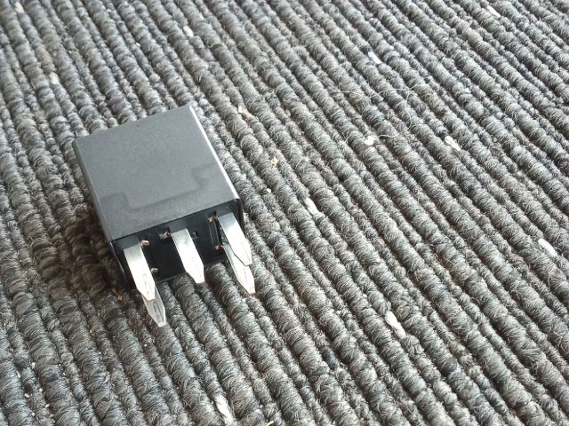 bontott OPEL ZAFIRA C Relé