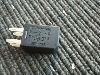 bontott OPEL ZAFIRA C Relé