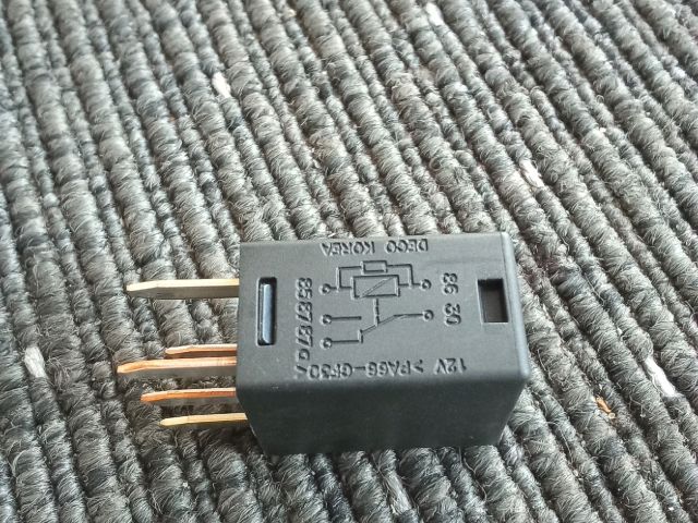 bontott OPEL ZAFIRA C Relé