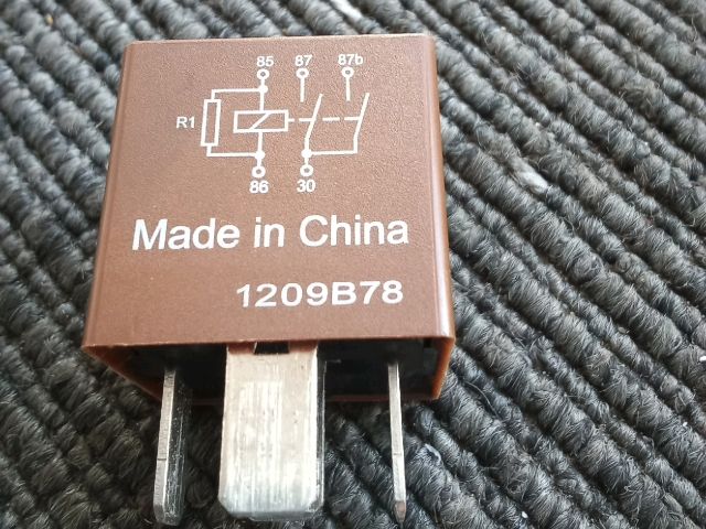 bontott OPEL ZAFIRA C Relé