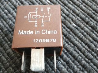 bontott OPEL ZAFIRA C Relé