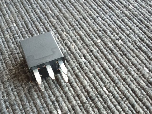 bontott OPEL ZAFIRA C Relé