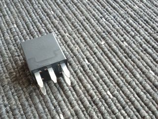 bontott OPEL ZAFIRA C Relé