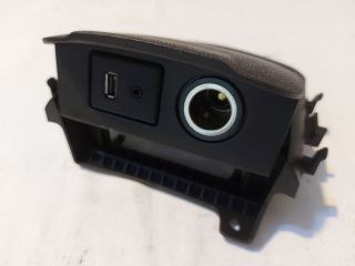 bontott OPEL ZAFIRA C Szivargyújtó Aljzat