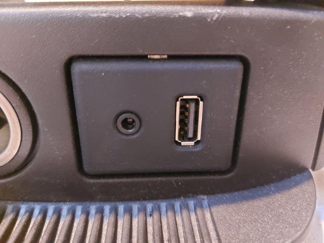 bontott OPEL ZAFIRA C Szivargyújtó Aljzat