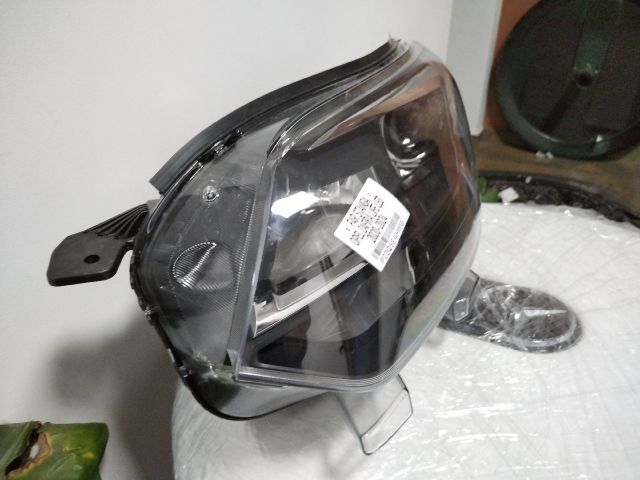 bontott OPEL ZAFIRA LIFE Bal Fényszóró