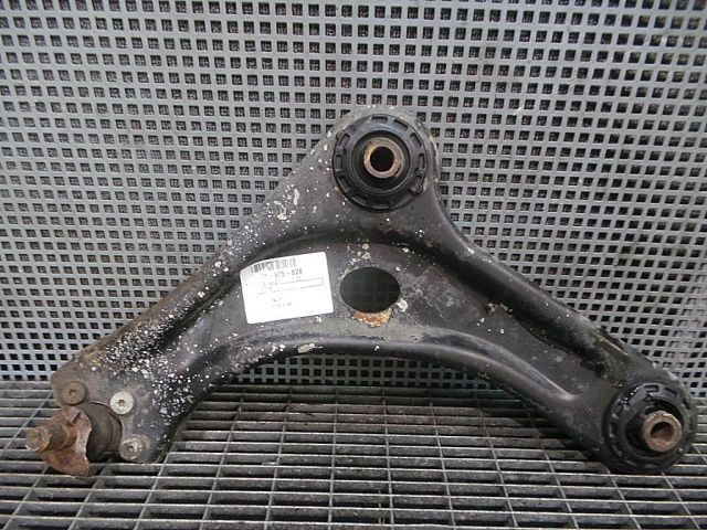 bontott PEUGEOT 1007 Bal első Lengőkar