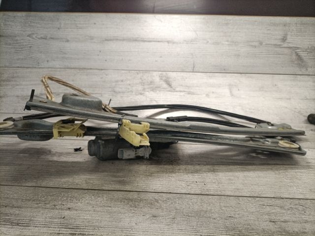 bontott PEUGEOT 1007 Bal első Ablakemelő Szerkezet (Elektromos)