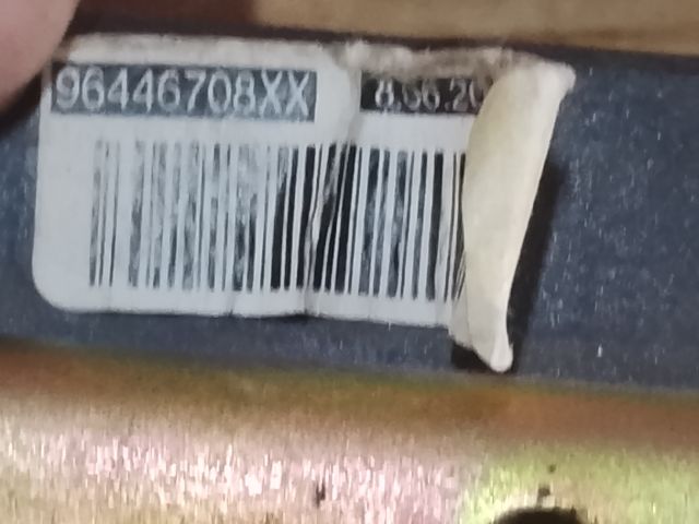 bontott PEUGEOT 1007 Bal első Biztonsági Öv