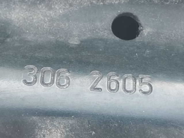 bontott PEUGEOT 1007 Első Lökhárító Merevítő (Fém)