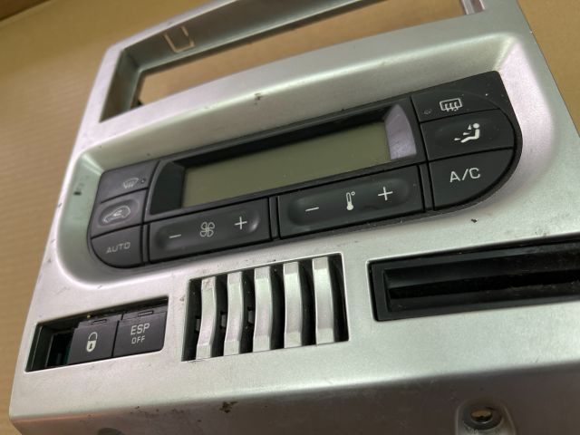 bontott PEUGEOT 1007 Fűtéskapcsoló (digit klímás)