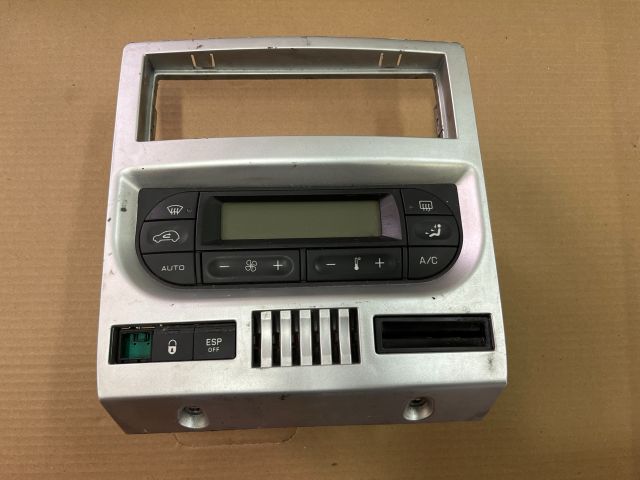 bontott PEUGEOT 1007 Fűtéskapcsoló (digit klímás)