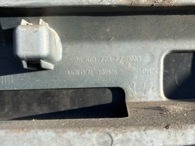 bontott PEUGEOT 1007 Hátsó Lökhárító (Részeivel)