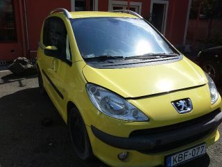 bontott PEUGEOT 1007 Hűtőrács