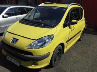 bontott PEUGEOT 1007 Hűtőrács