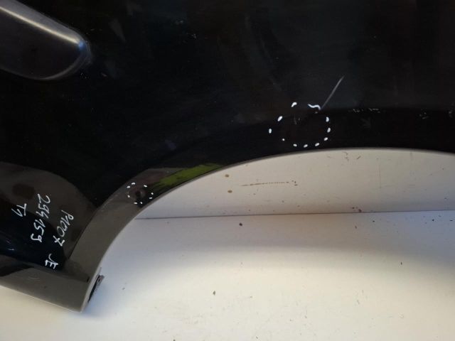 bontott PEUGEOT 1007 Jobb első Sárvédő