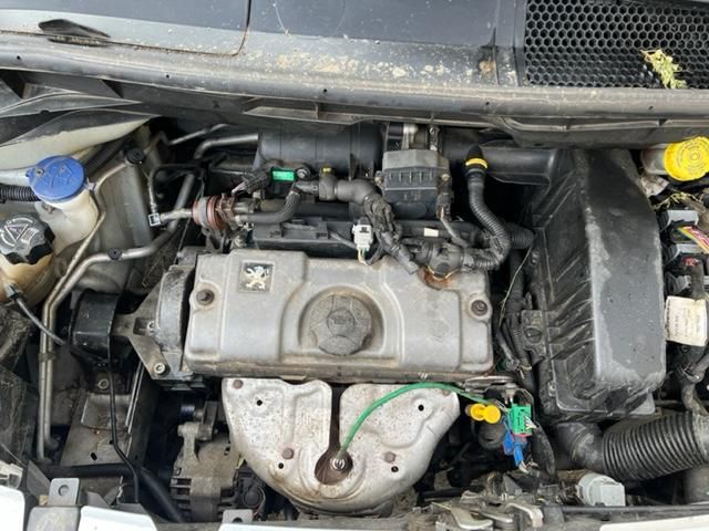 bontott PEUGEOT 1007 Jobb Ködfényszóró