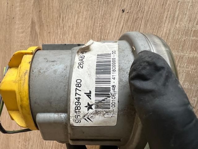 bontott PEUGEOT 1007 Jobb Ködfényszóró