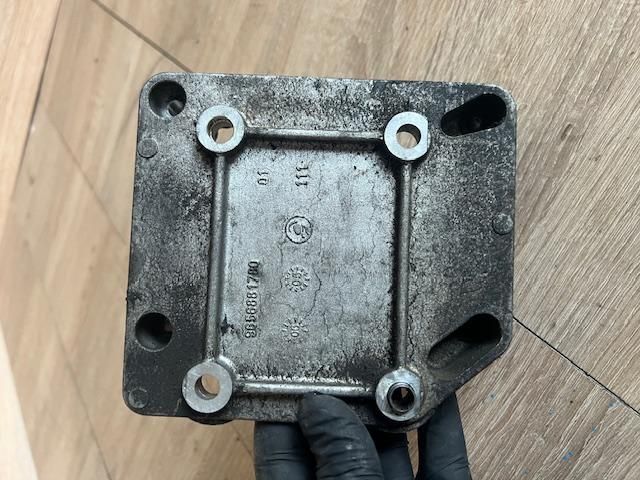 bontott PEUGEOT 1007 Klímakompresszor Tartó Bak