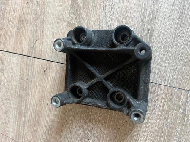 bontott PEUGEOT 1007 Klímakompresszor Tartó Bak