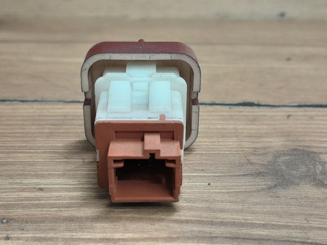 bontott PEUGEOT 1007 Vészvillogó Kapcsoló