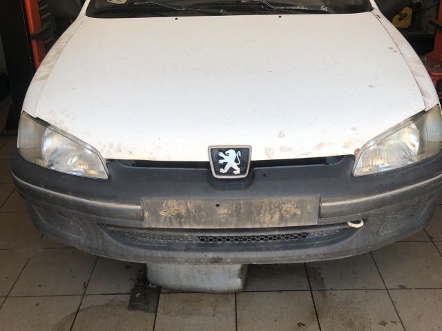 bontott PEUGEOT 106 Bal első Féknyereg Munkahengerrel