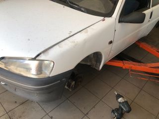 bontott PEUGEOT 106 Bal első Féknyereg Munkahengerrel