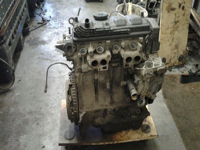 bontott PEUGEOT 106 Motor (Fűzött blokk hengerfejjel)