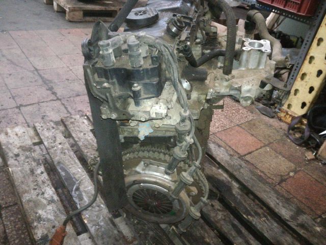 bontott PEUGEOT 106 Motor (Fűzött blokk hengerfejjel)