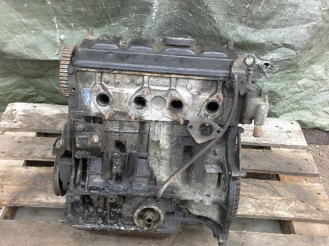 bontott PEUGEOT 106 Motor (Fűzött blokk hengerfejjel)