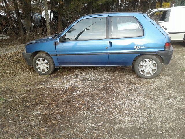 bontott PEUGEOT 106 Bal első Lengőkar