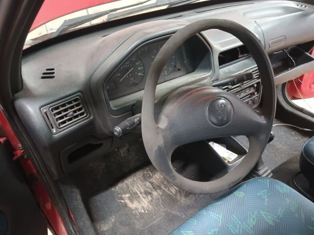 bontott PEUGEOT 106 Bal első Csonkállvány Kerékaggyal