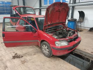 bontott PEUGEOT 106 Bal első Csonkállvány Kerékaggyal