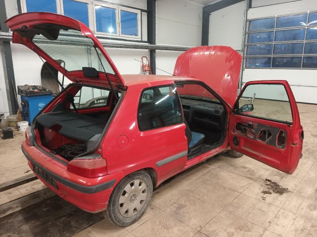 bontott PEUGEOT 106 Bal első Csonkállvány Kerékaggyal