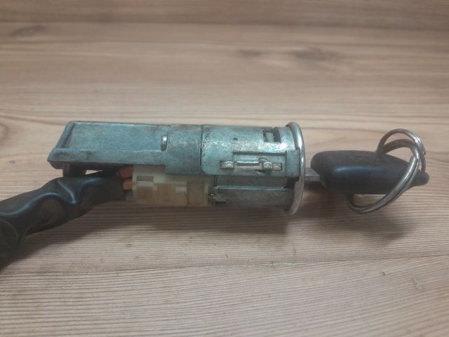 bontott PEUGEOT 106 Gyújtáskapcsoló