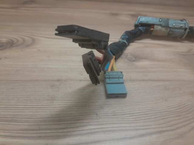 bontott PEUGEOT 106 Gyújtáskapcsoló