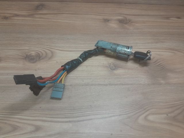bontott PEUGEOT 106 Gyújtáskapcsoló