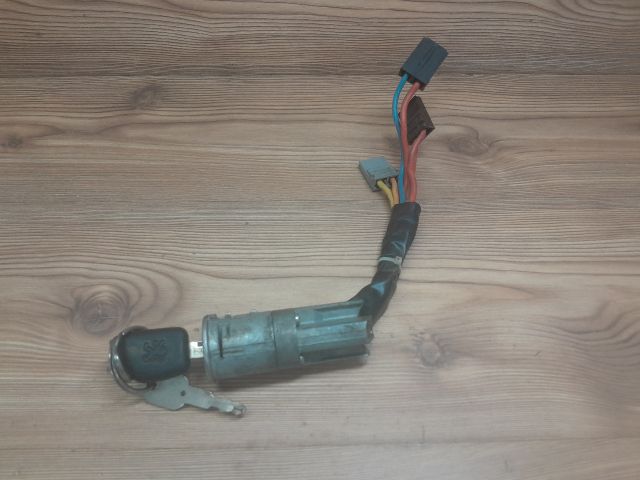 bontott PEUGEOT 106 Gyújtáskapcsoló