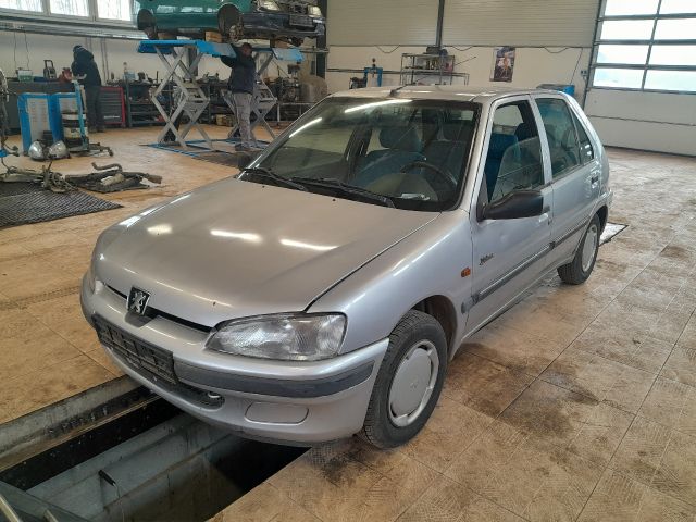 bontott PEUGEOT 106 Homlokfal (Üres lemez)