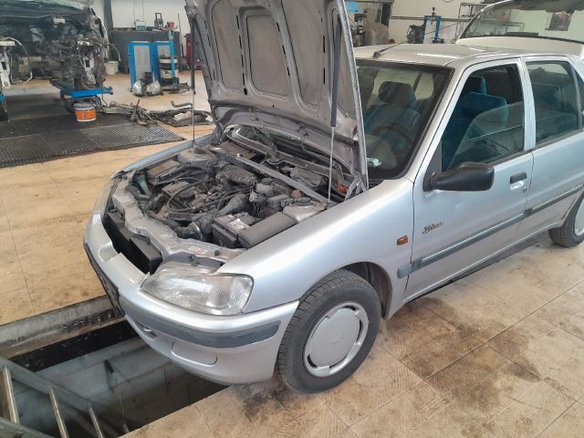 bontott PEUGEOT 106 Homlokfal (Üres lemez)