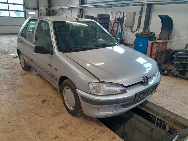 bontott PEUGEOT 106 Homlokfal (Üres lemez)