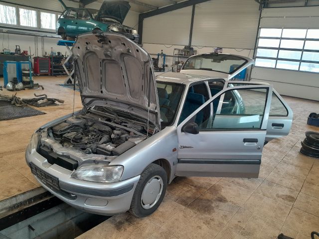 bontott PEUGEOT 106 Homlokfal (Üres lemez)