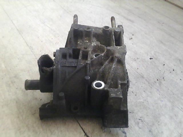 bontott PEUGEOT 106 Motor Tartó Bak (Fém)