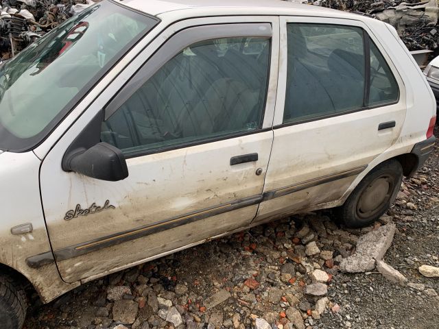 bontott PEUGEOT 106 Bal első Lengőkar